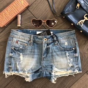 Cut off denim shorts!